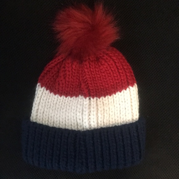 3/$20 Women’s Pom Hat Brand new - Picture 1 of 2